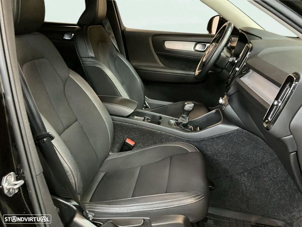 Volvo XC 40 1.5 T3 Momentum Plus - 17