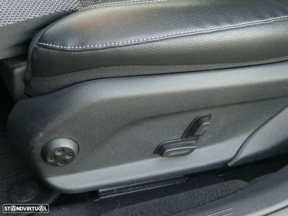 Mercedes-Benz E 200 d Avantgarde - 22