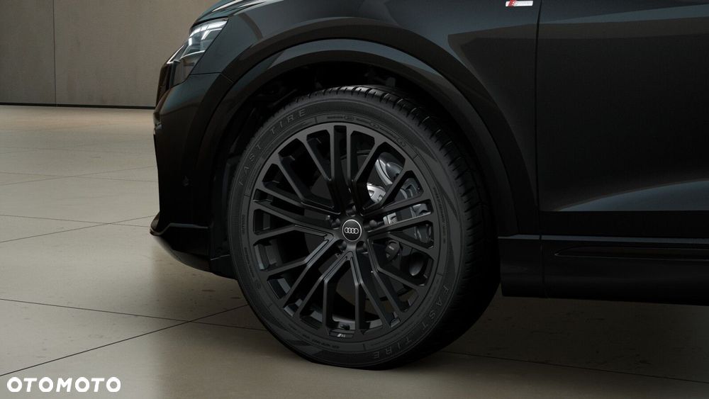 Audi Q8 - 8