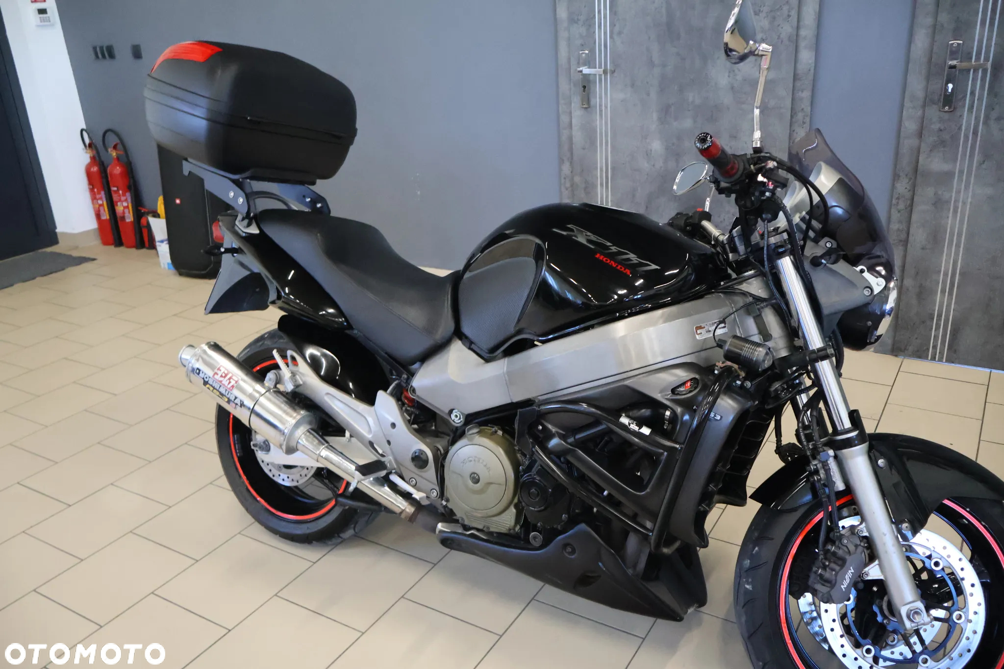 Honda CB - 11