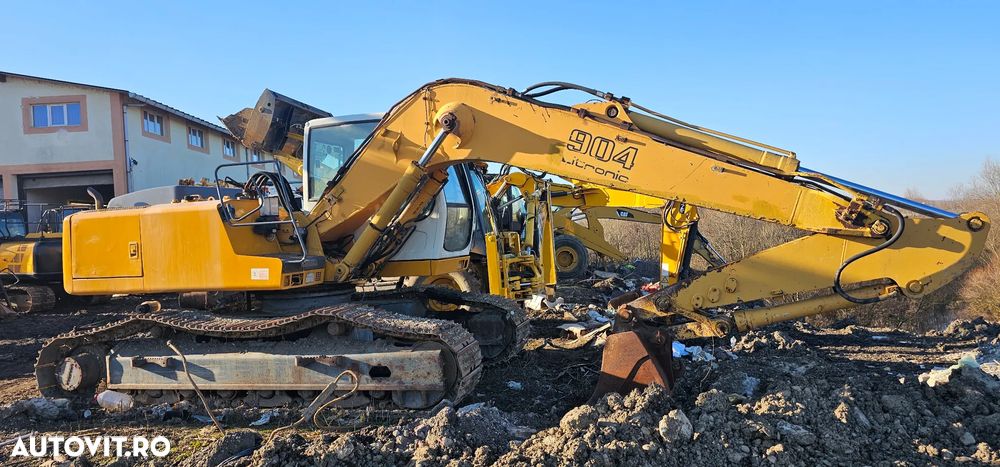 Liebherr R 904 Excavator pe senile - 4