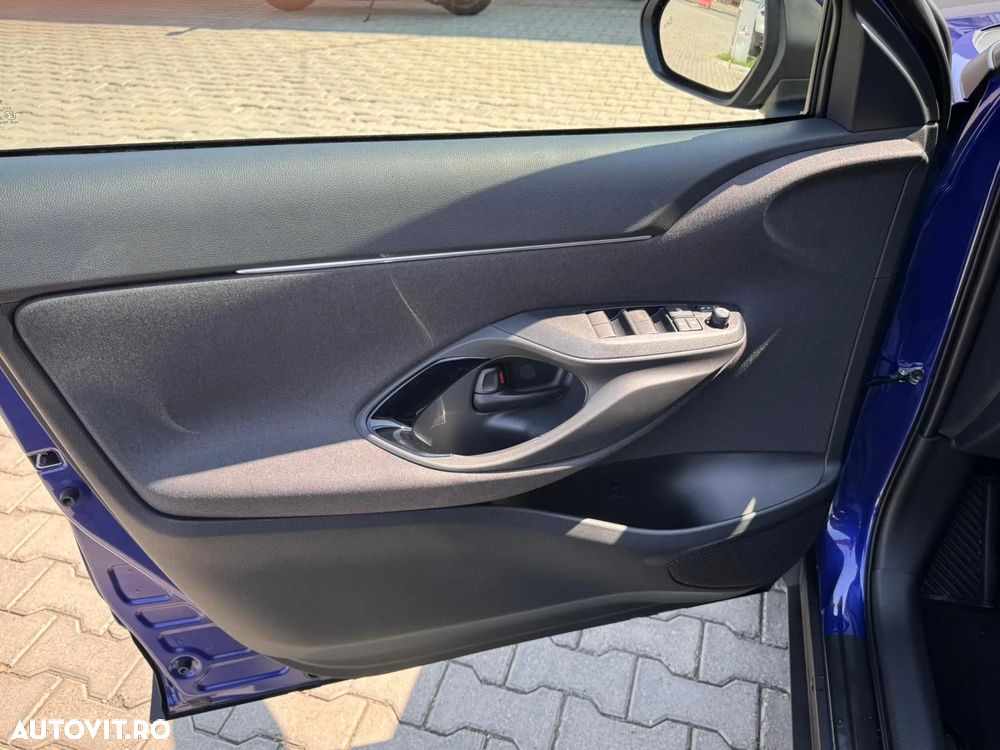 Toyota Yaris Cross 1.5 VVT-i HSD 4x2 Dynamic - 9