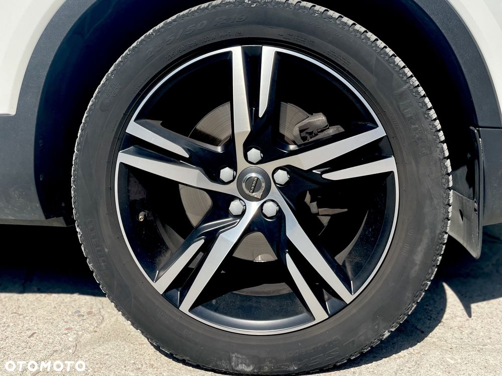 Volvo XC 40 D4 AWD Momentum Pro - 13