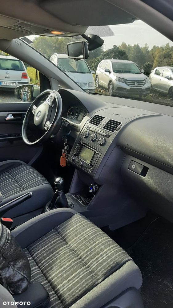 Volkswagen Touran 2.0 TDI DPF Cross - 5