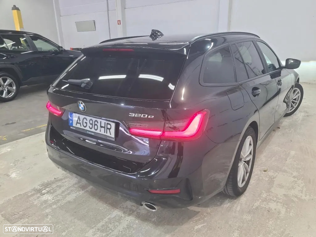 BMW 320 e Touring Corporate Edition Auto - 3