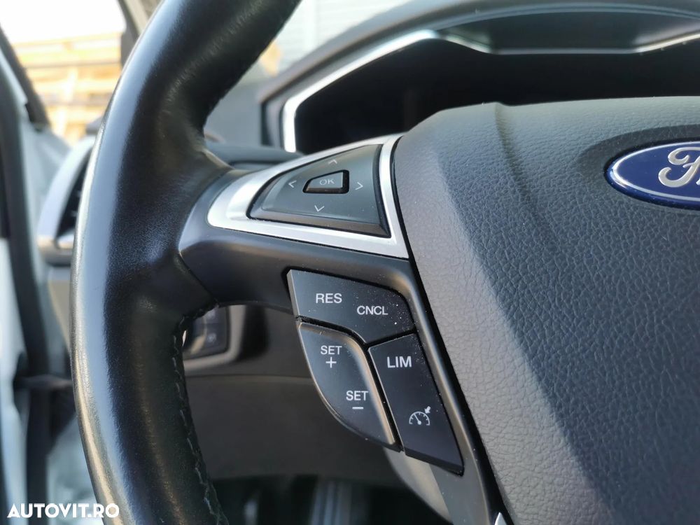 Ford Mondeo 2.0 HEV Titanium - 21