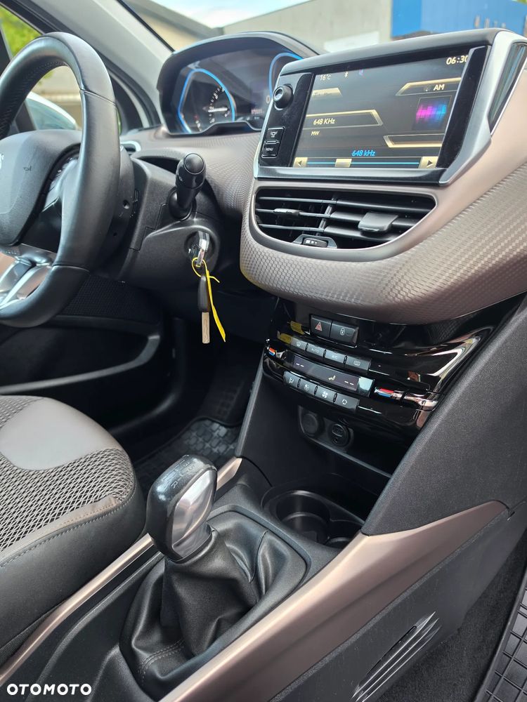Peugeot 2008 1.6 VTi Allure - 31