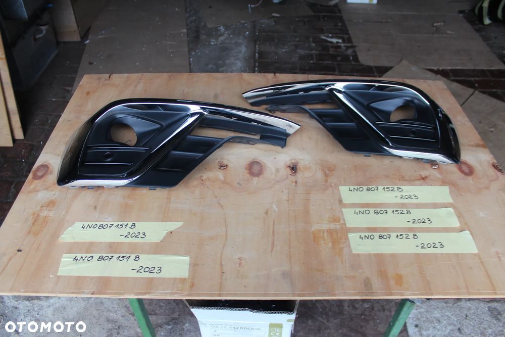 KRATKA ZDERZAKA LEWA AUDI A8 D5 LIFT 4N0807151B 2023