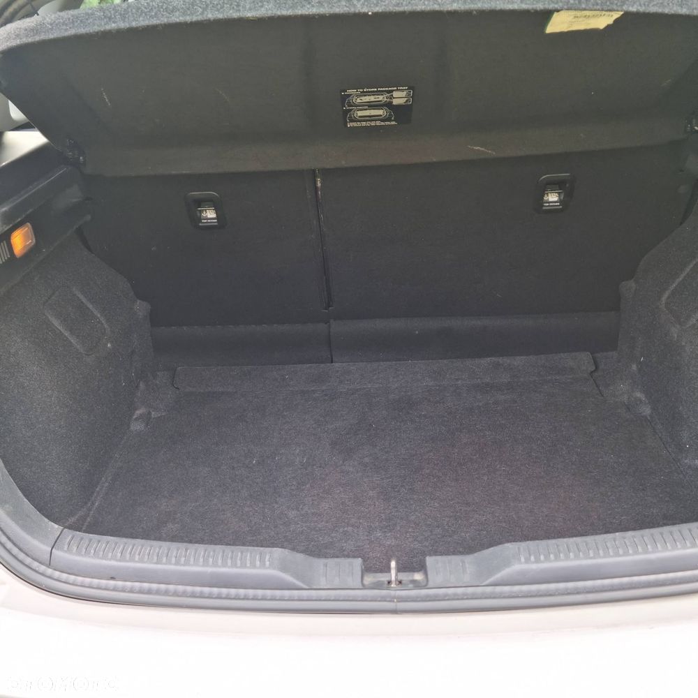 Toyota Auris 1.4 D-4D Active - 12