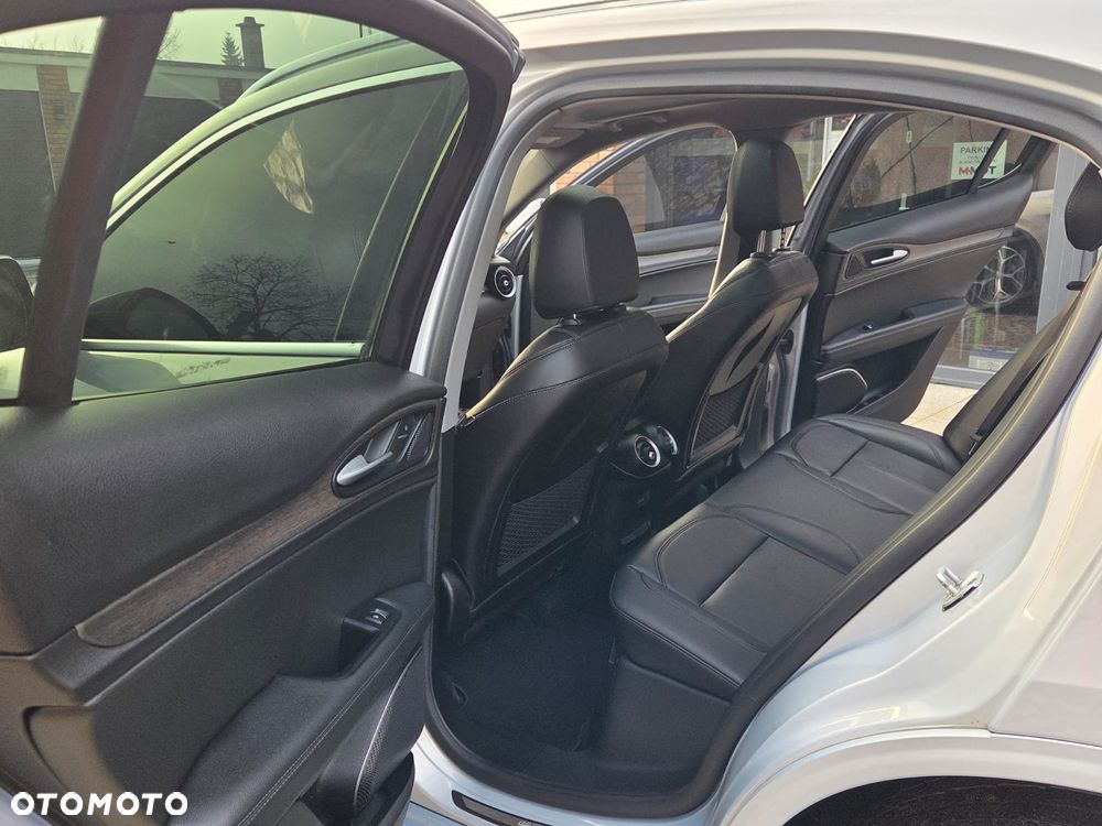 Alfa Romeo Stelvio 2.0 Turbo 16V AT8-Q4 Veloce - 20