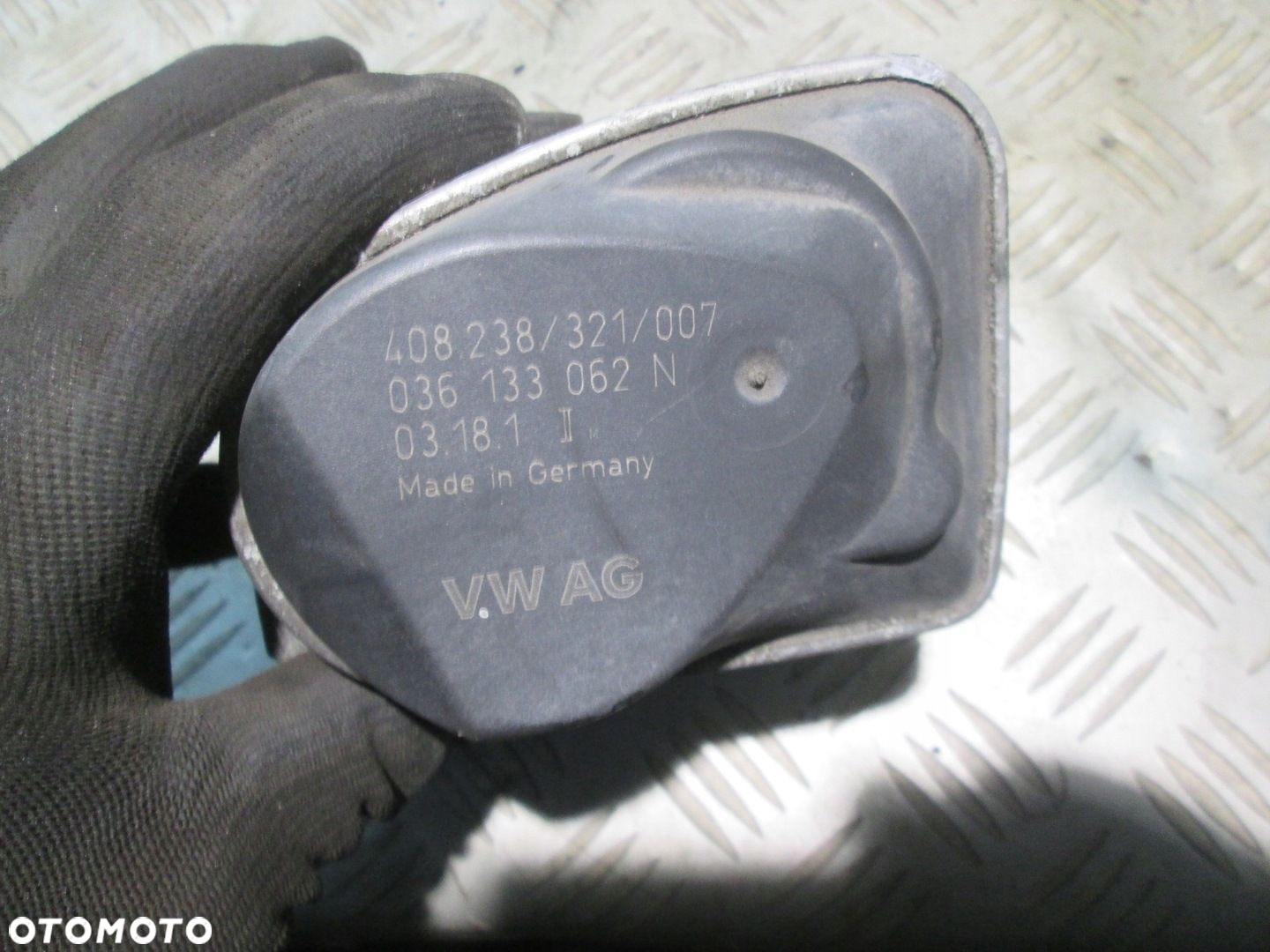 VOLKSWAGEN GOLF IV 1.4 16V PRZEPUSTNICA 036133062L - 2