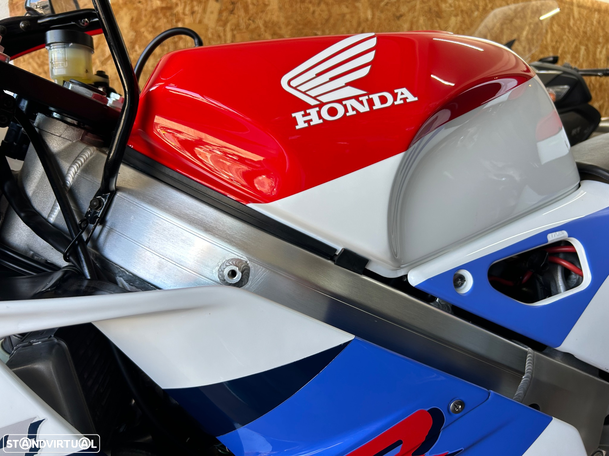 Honda VFR 400 Nc30 - 18