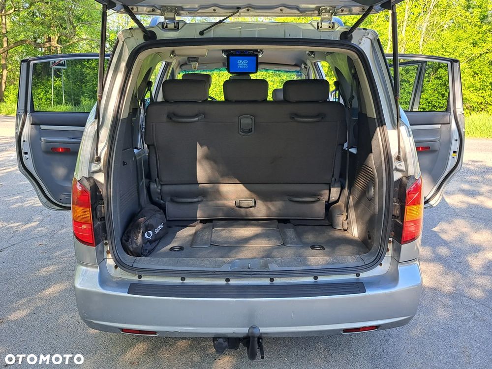 SsangYong/KGM Rodius - 3