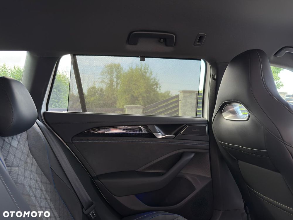 Volkswagen Passat - 15