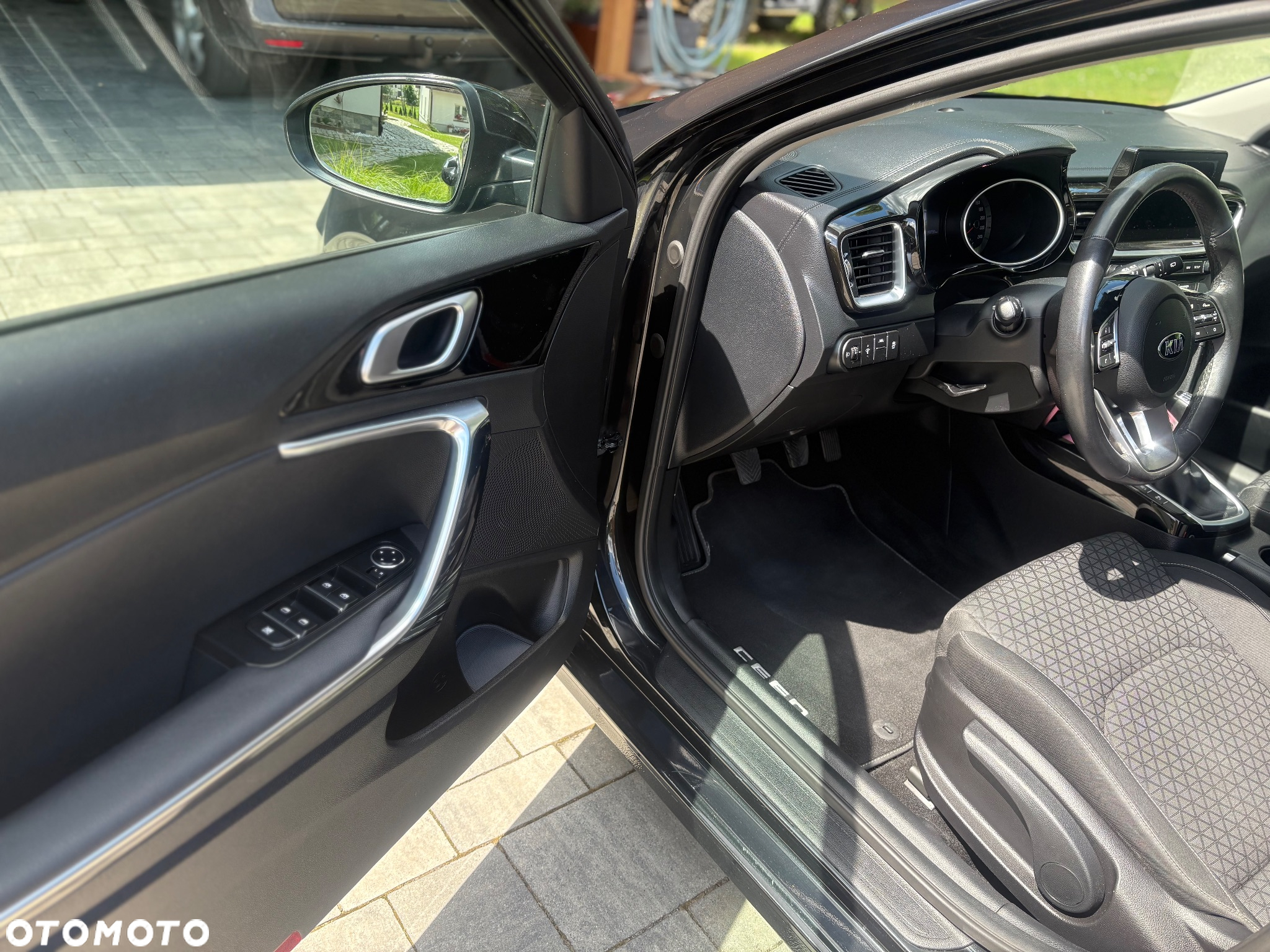 Kia Ceed - 25