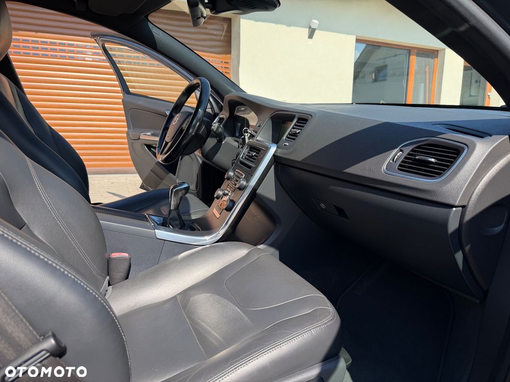 Volvo V60 D2 Drive-E Kinetic - 37