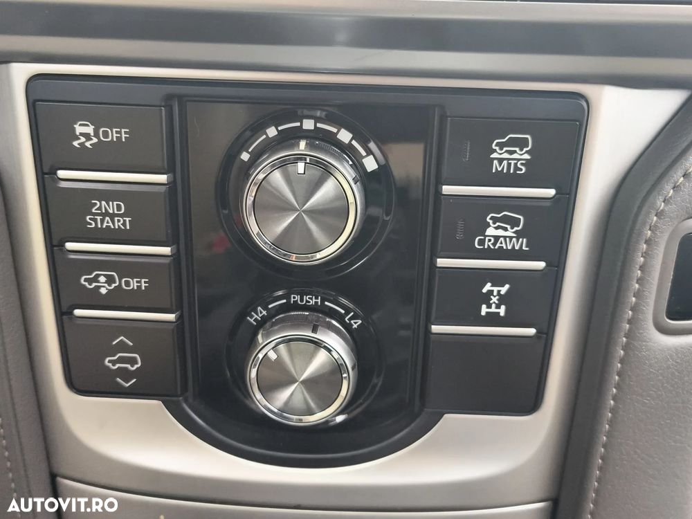 Toyota Land Cruiser - 28