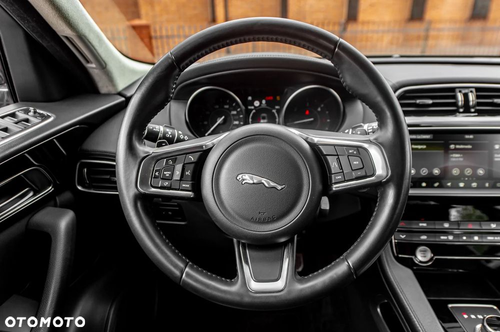 Jaguar F-Pace - 23