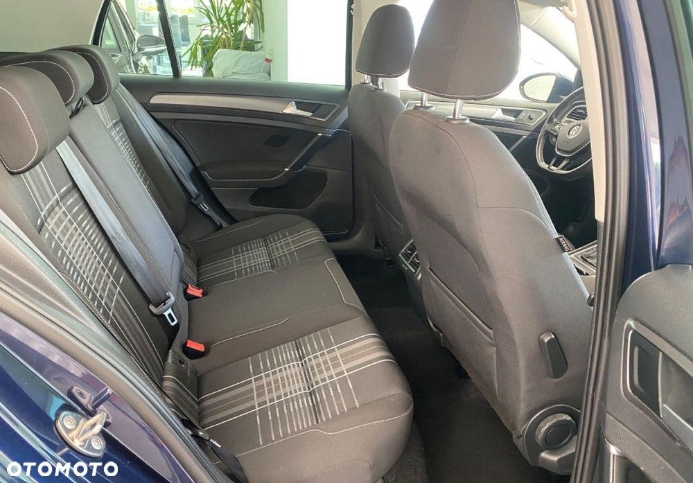 Volkswagen Golf - 12