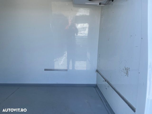 Mercedes-Benz Sprinter - 14