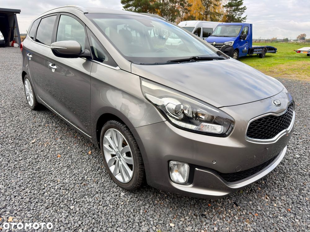 Kia Carens 2015 photo 2