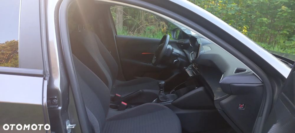 Peugeot 208 1.2 T Allure S&S - 20