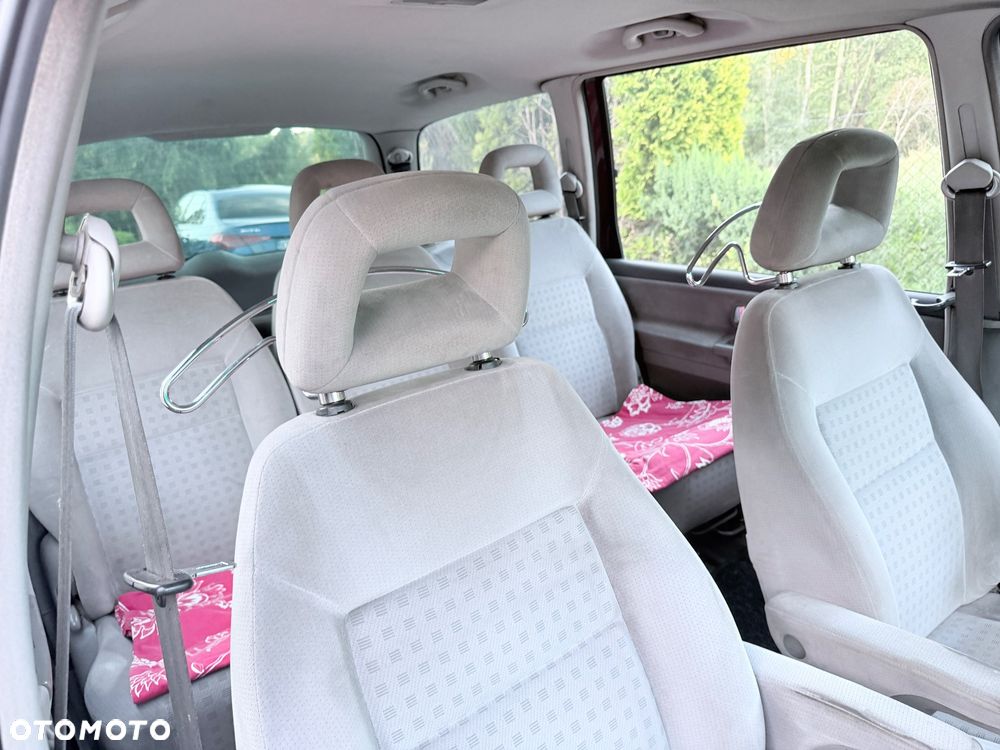 Volkswagen Sharan 1.9 TDI Highline - 12