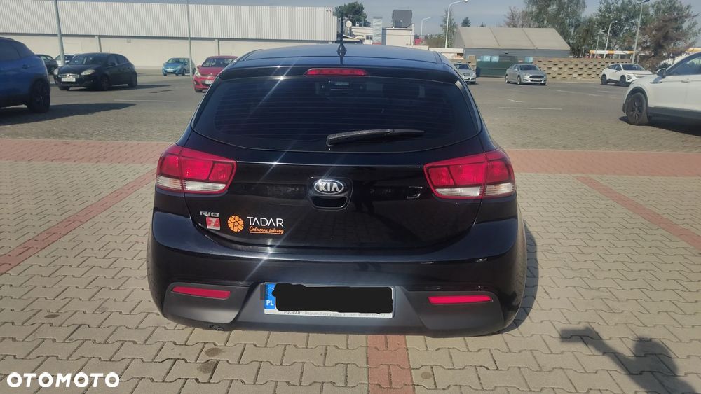 Kia Rio - 4