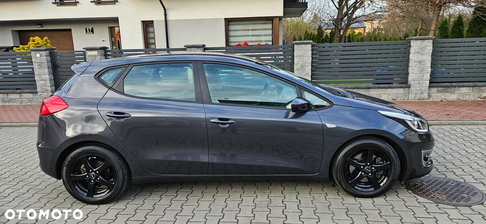 Kia Ceed 1.4 CVVT Dream Team Edition - 10