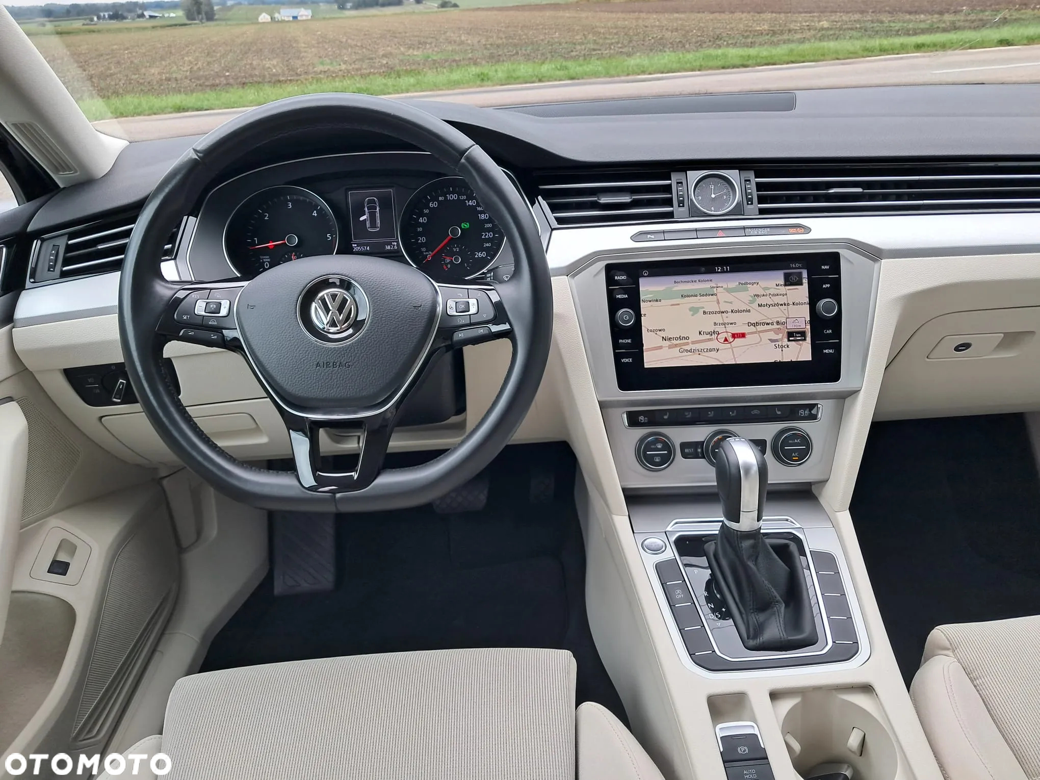 Volkswagen Passat - 8
