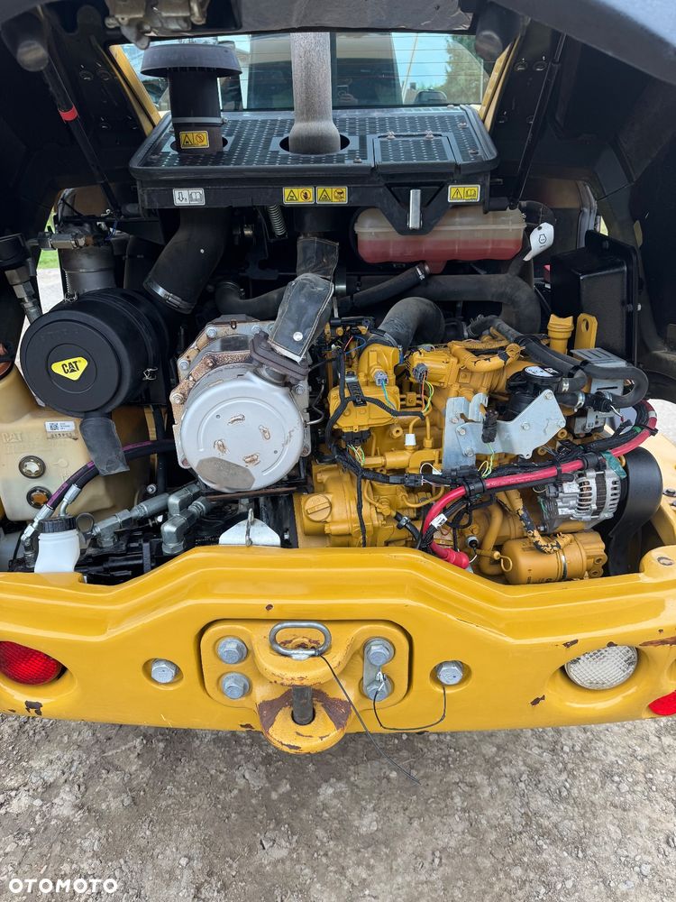 Caterpillar 907M - 8