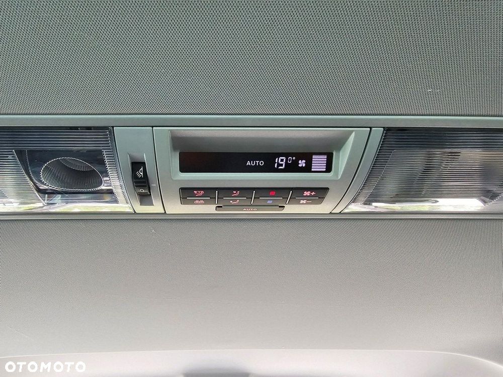 Volkswagen Multivan - 29