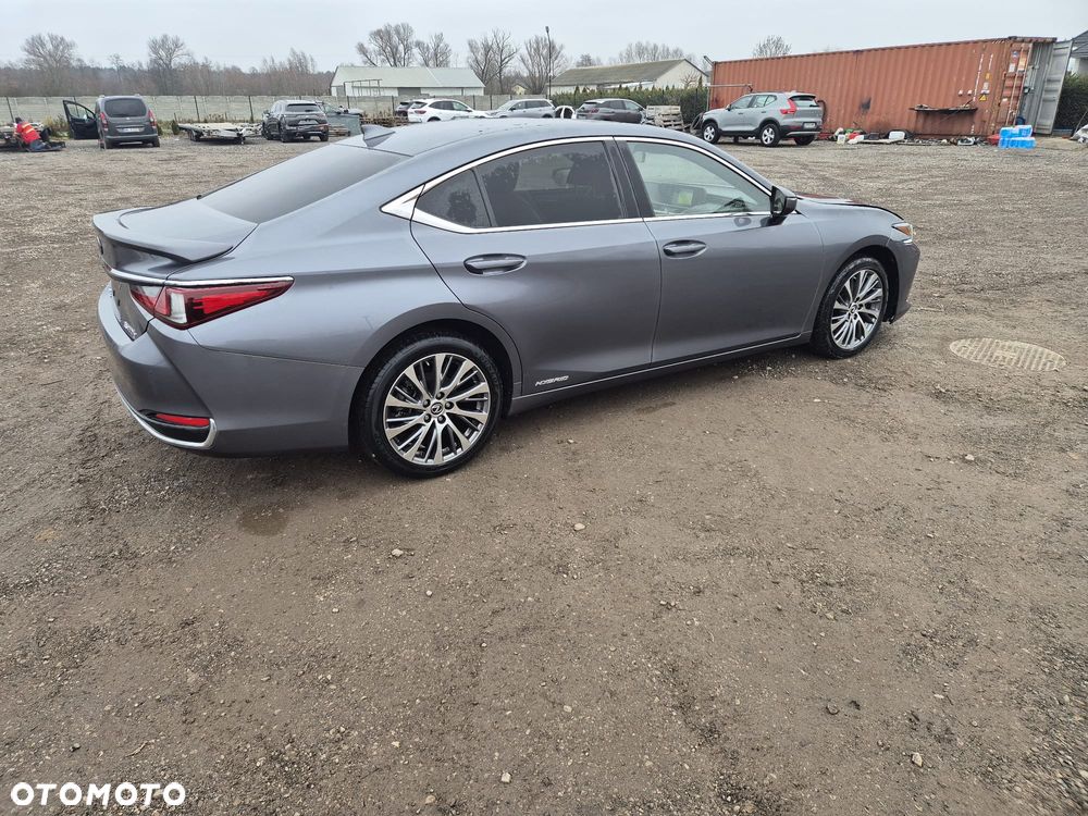 Lexus ES 300h Business Line - 18