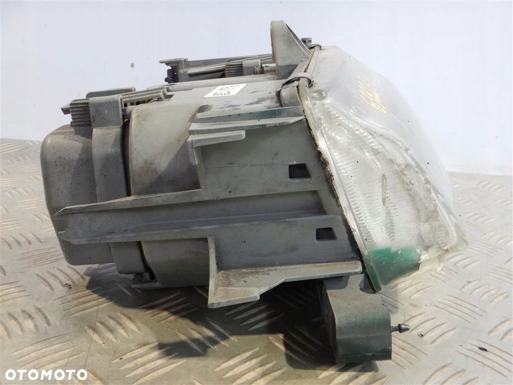Reflektor lampa przód prawa Alfa Romeo 145 HELLA 1994-2000 - 2