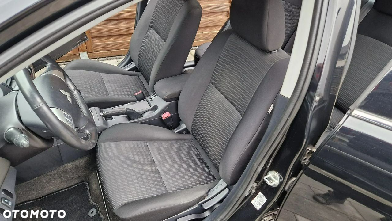 Mitsubishi Lancer - 13