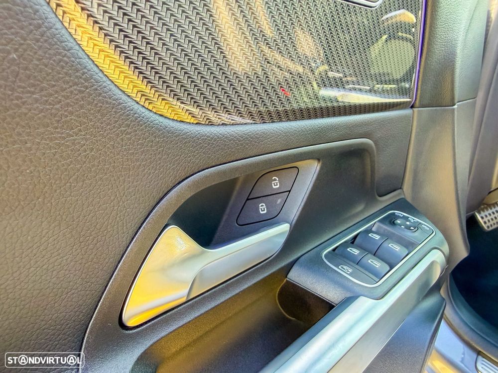 Mercedes-Benz GLB 200 d AMG Line - 14