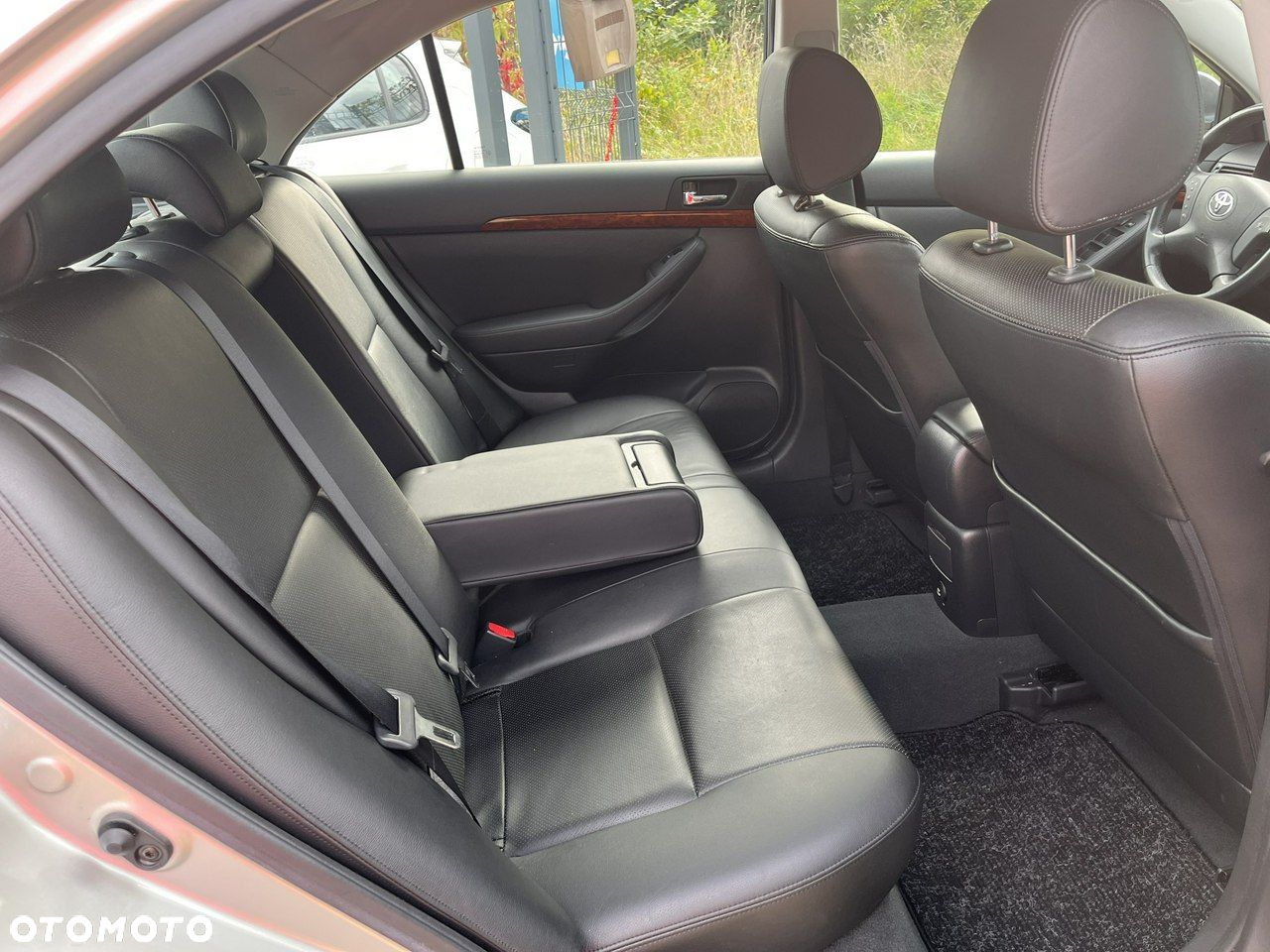 Toyota Avensis - 23