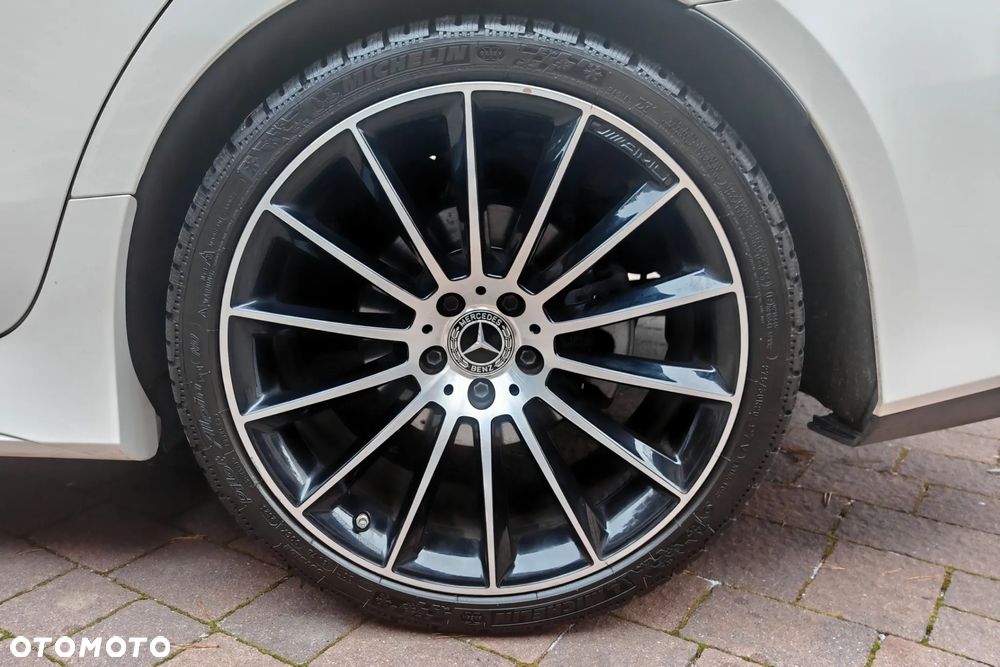 Mercedes-Benz CLS 220 d AMG - 36