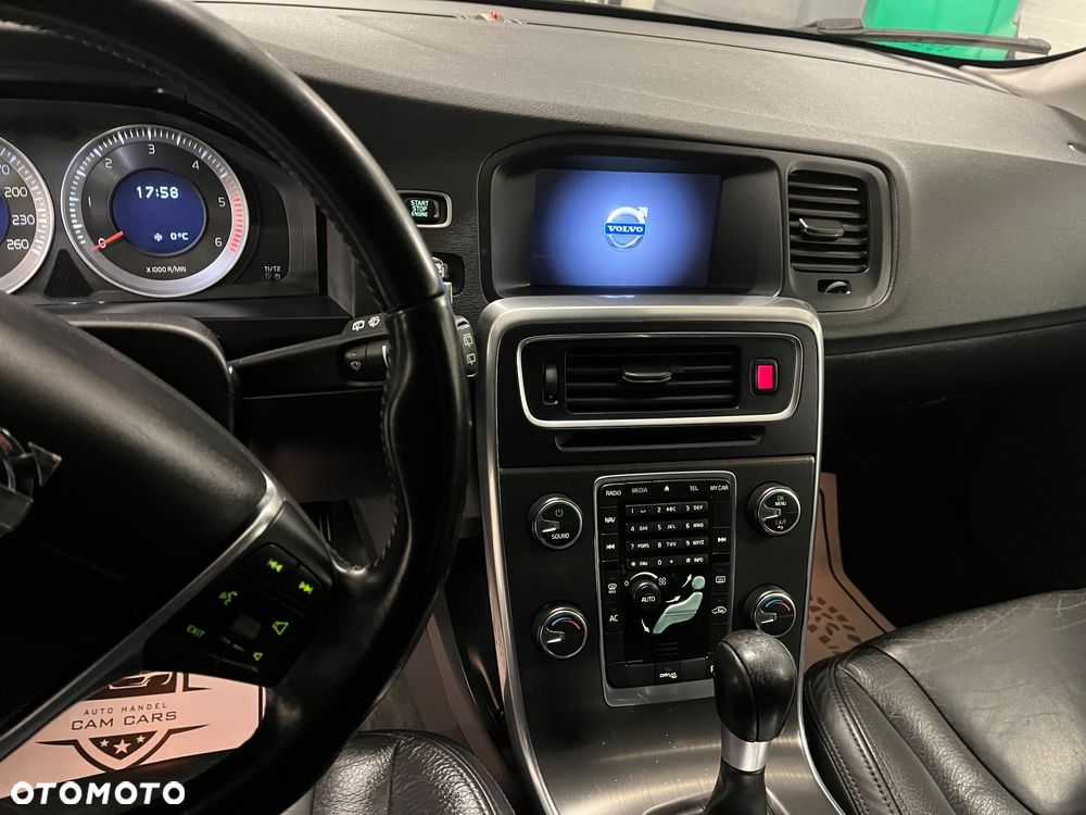 Volvo V60 DRIVe Momentum - 15