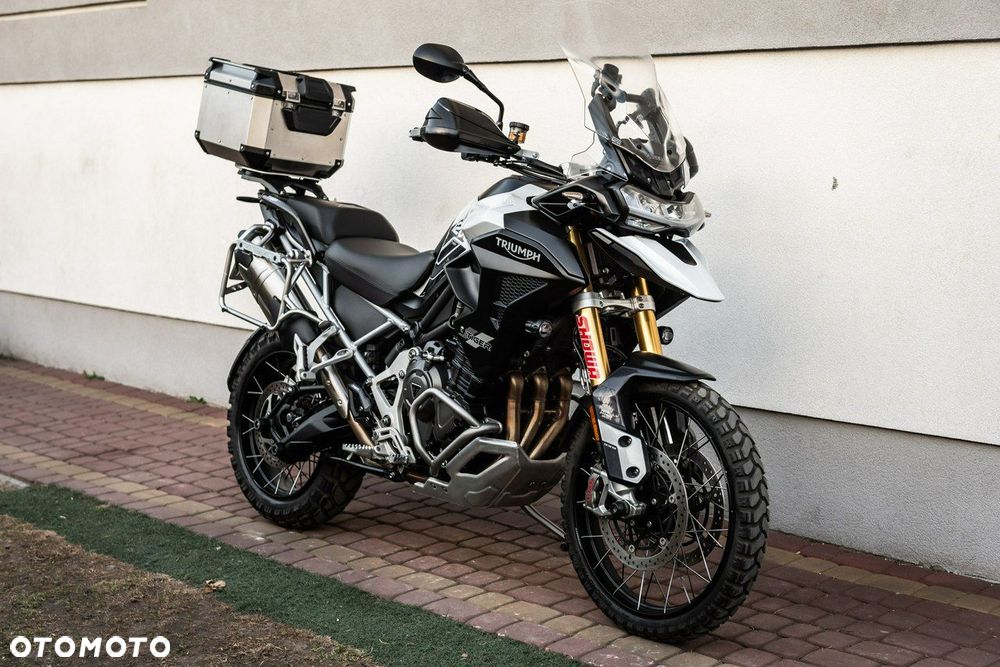 Triumph Tiger - 1
