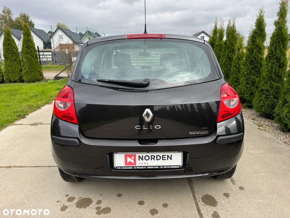 Renault Clio 1.2 16V Authentique - 17