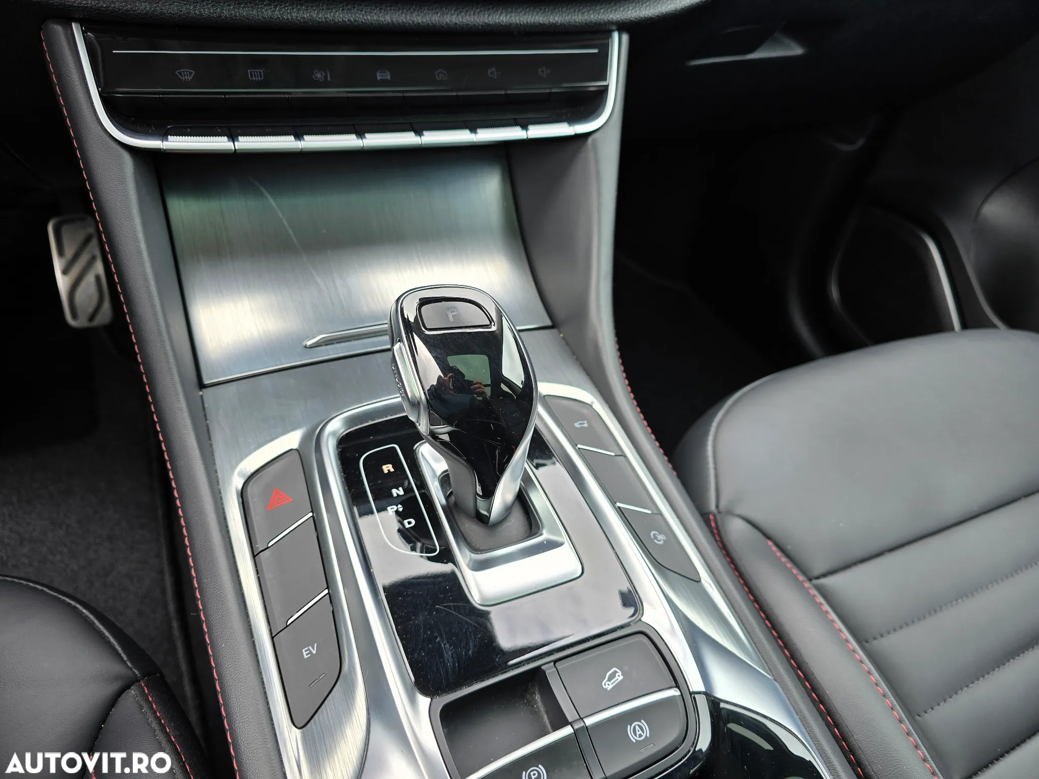 MG EHS 1.5T-GDI PHEV Luxury - 11