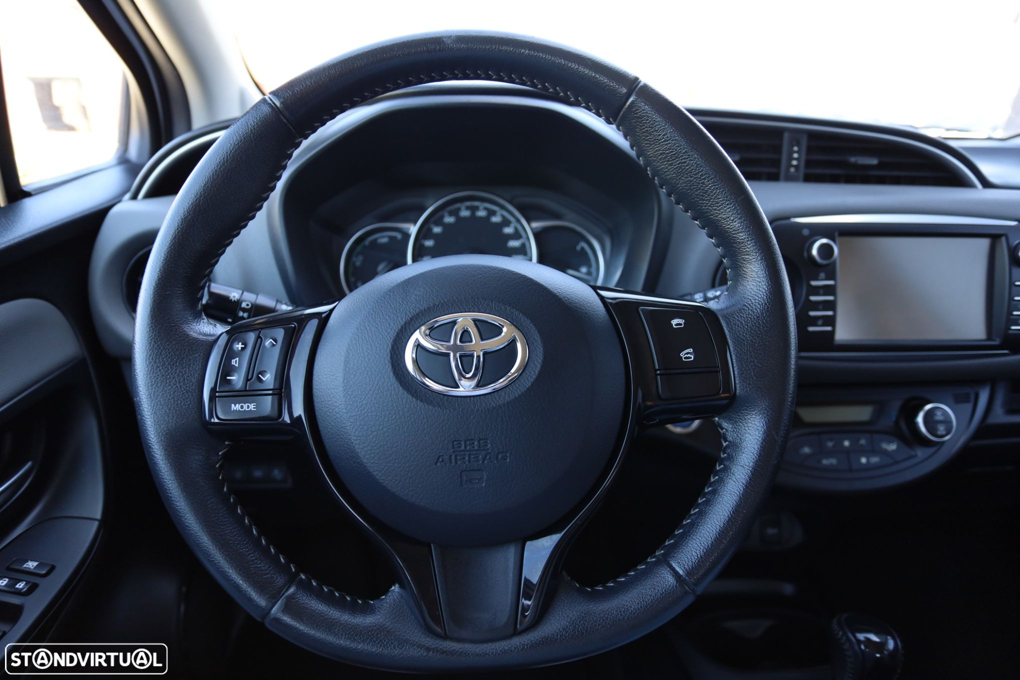 Toyota Yaris - 12