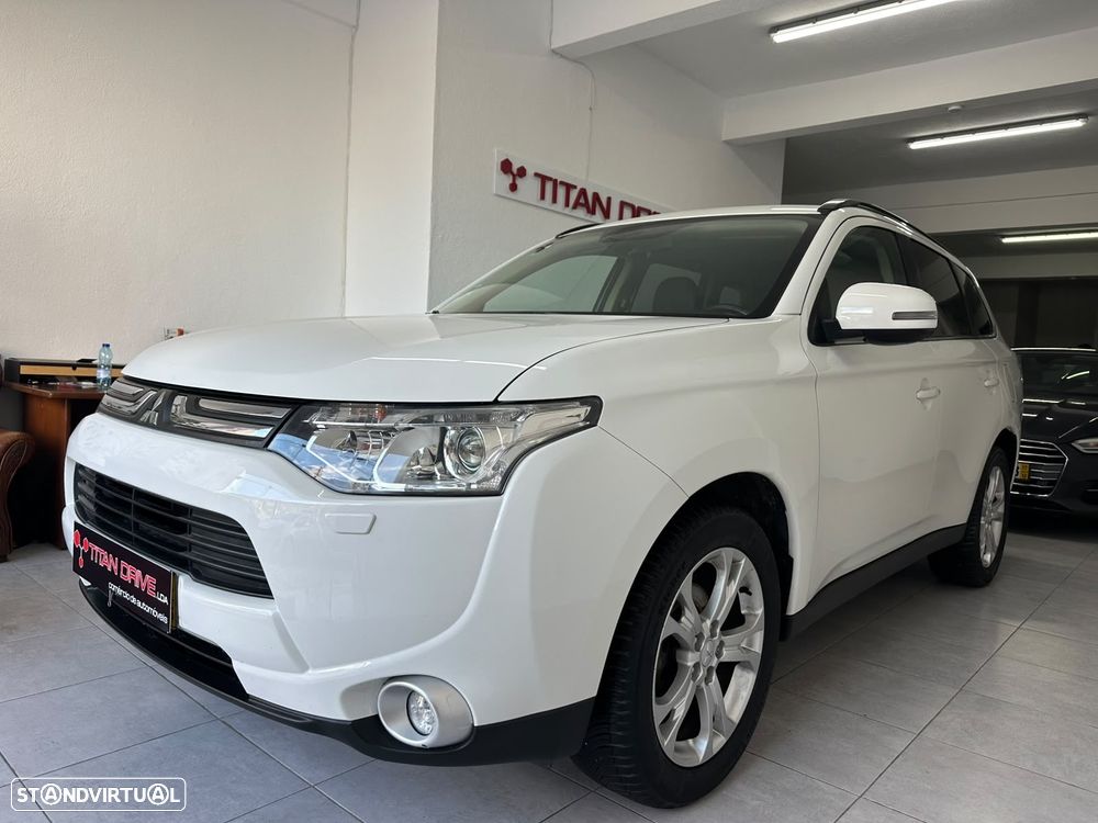 Mitsubishi Outlander 2.2 DI-D 4WD Auto Instyle - 2