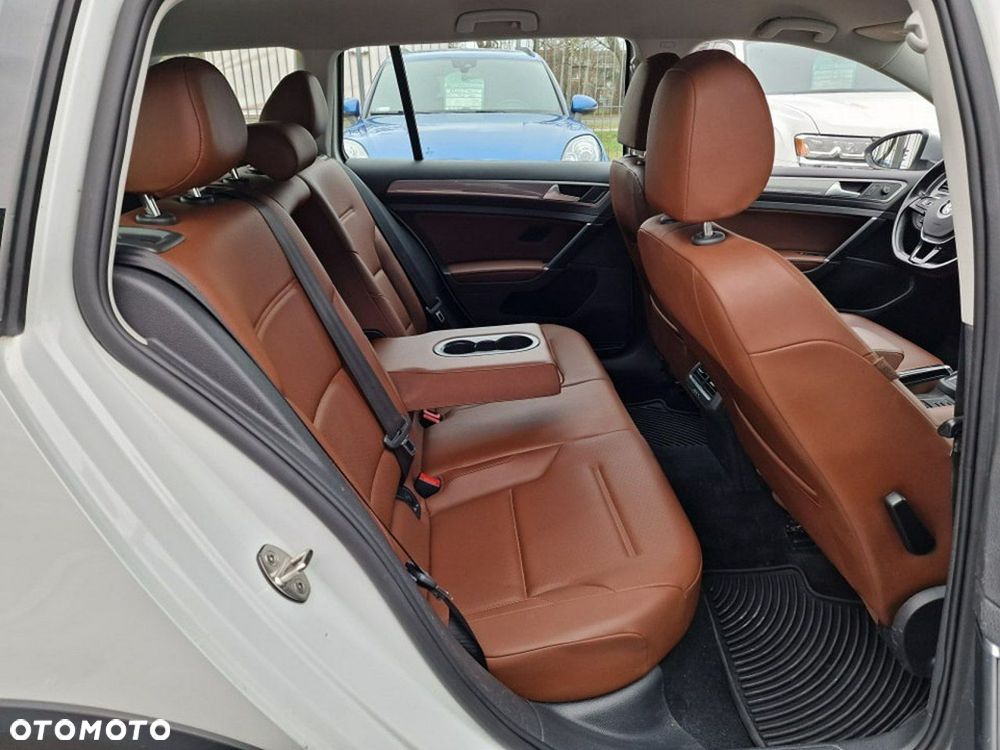 Volkswagen Golf - 33