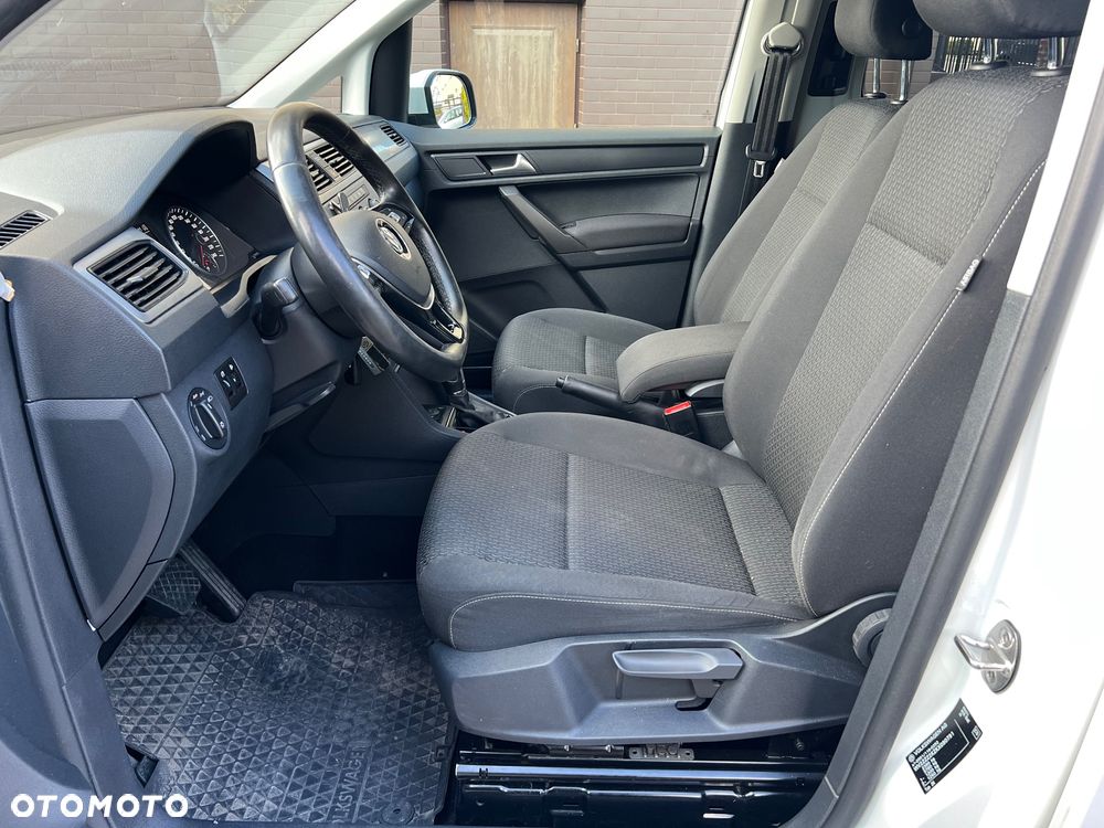 Volkswagen Caddy Maxi 2.0 TDI Comfortline DSG - 28