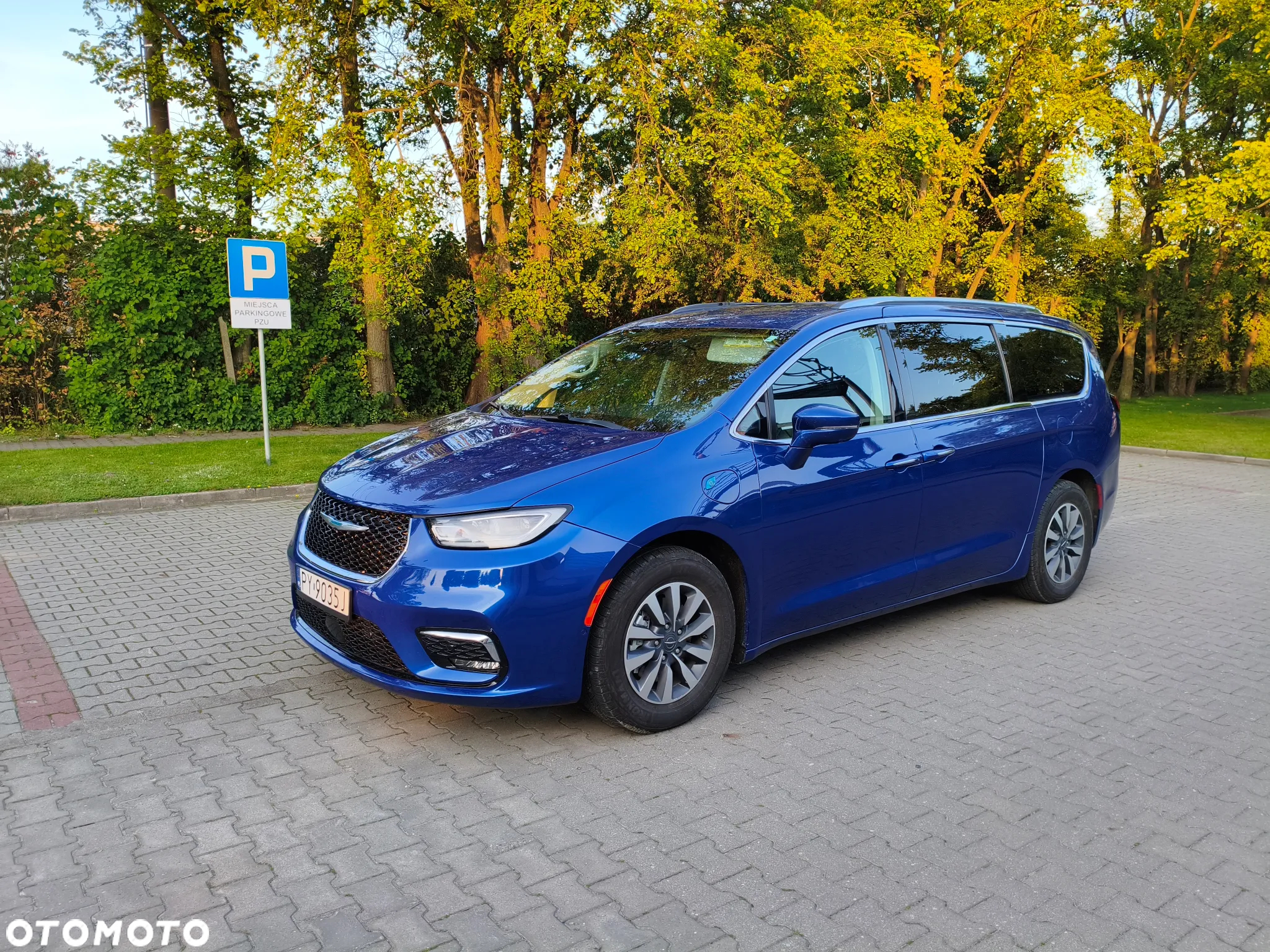 Chrysler Pacifica - 2