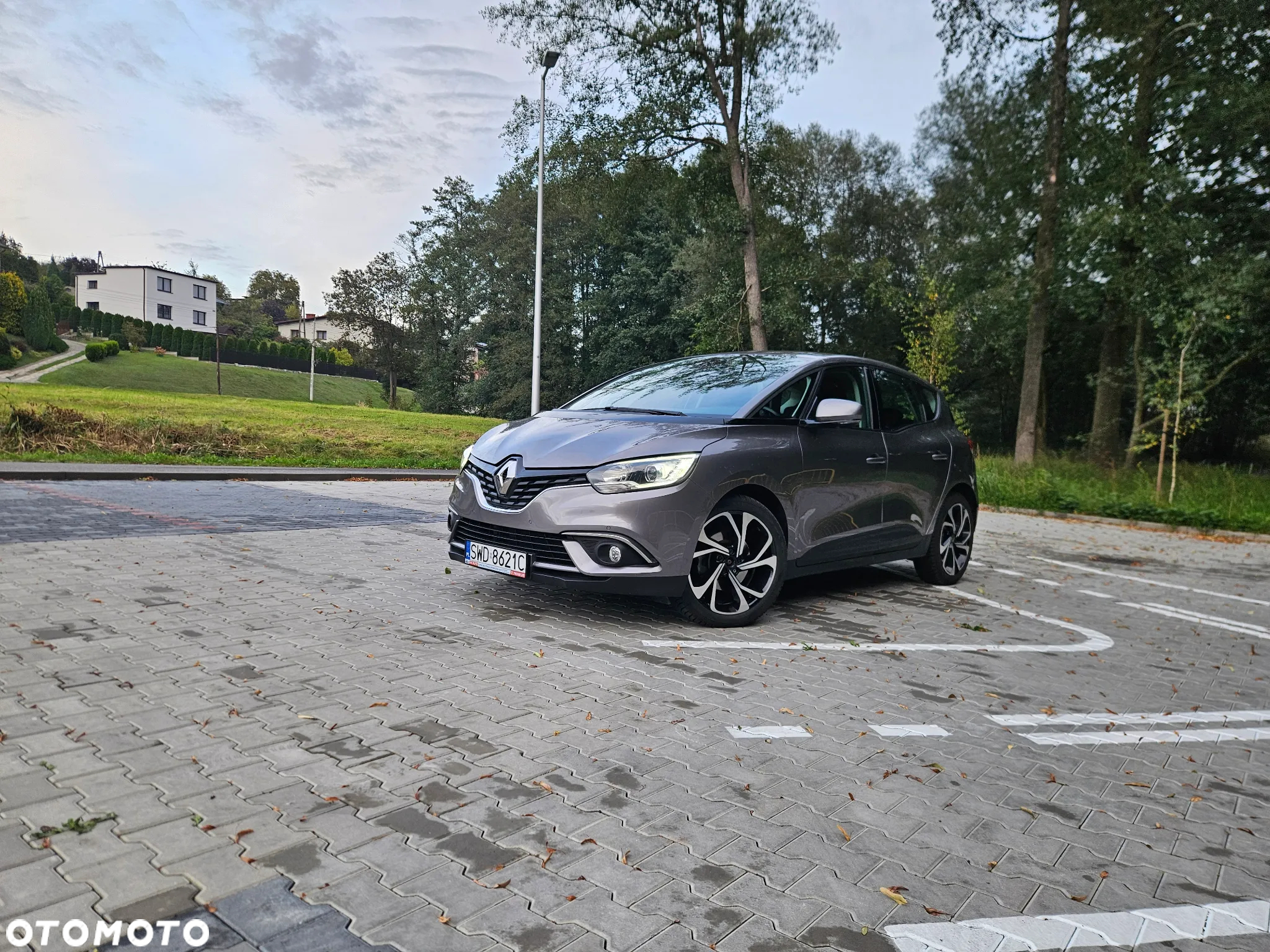 Renault Scenic 1.3 TCe FAP Zen - 6