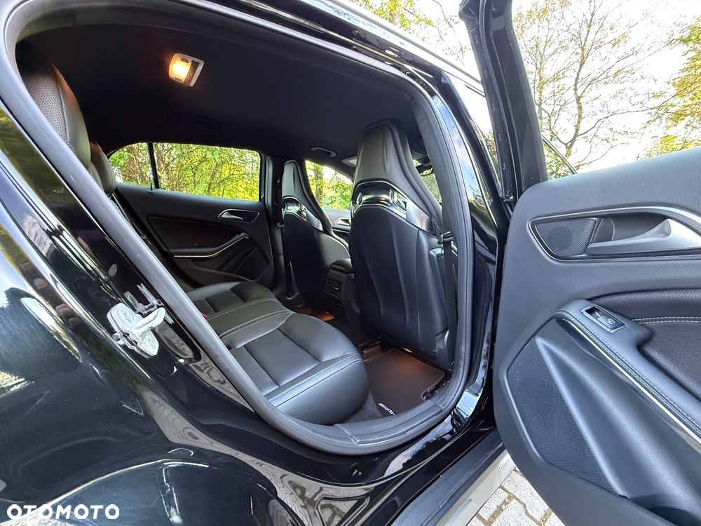 Mercedes-Benz GLA 45 AMG 4-Matic - 22