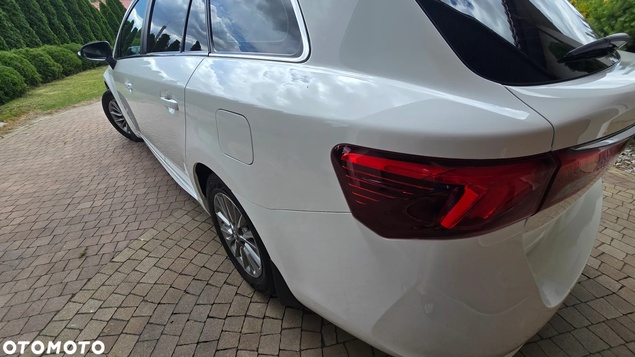 Toyota Avensis - 17